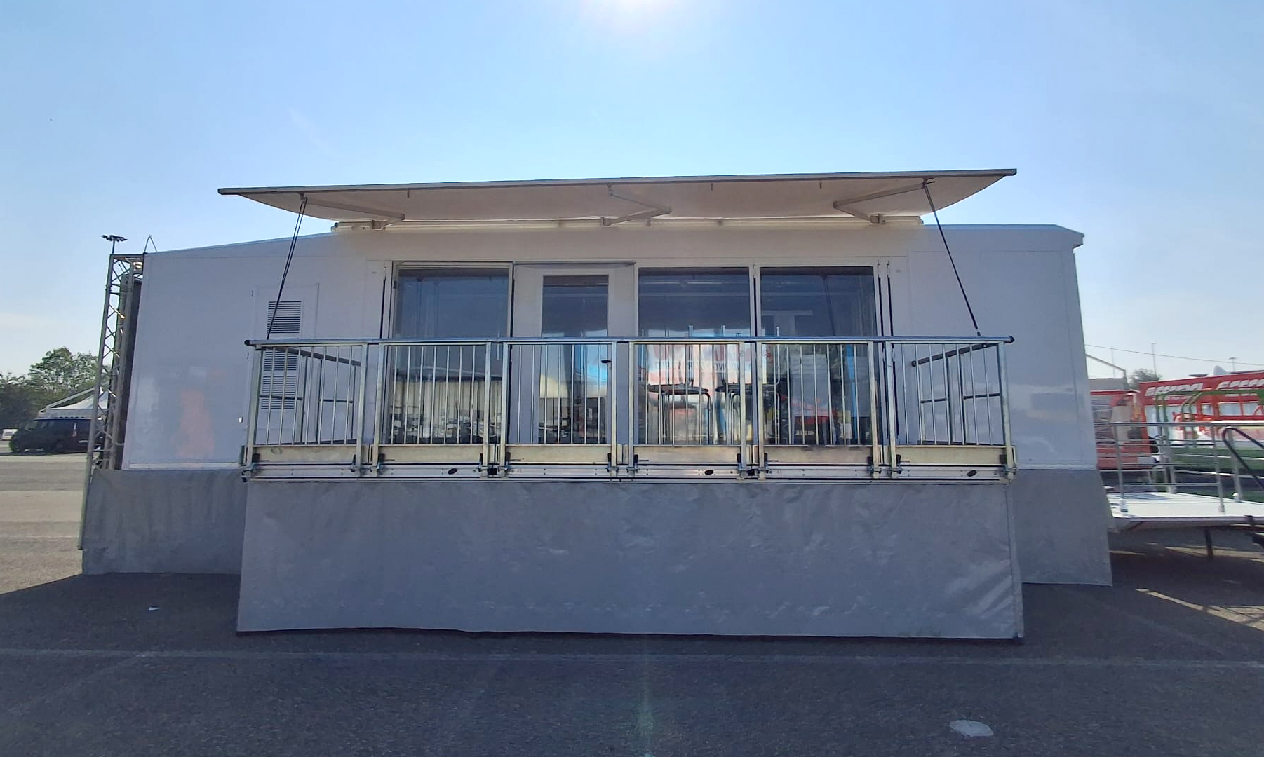 J4 + terrazza 6x2 e tenda J4 + terrazza 6x2 e tenda